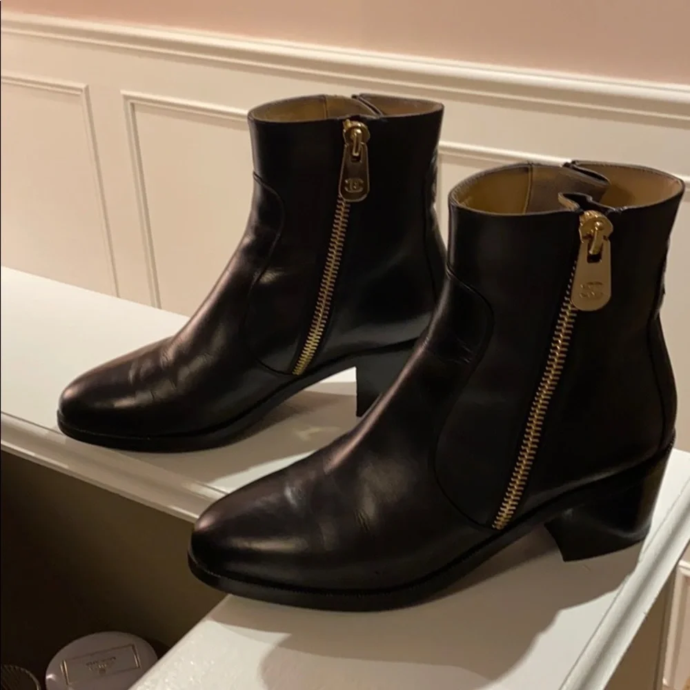 Chanel calf skin Booties with double zip
